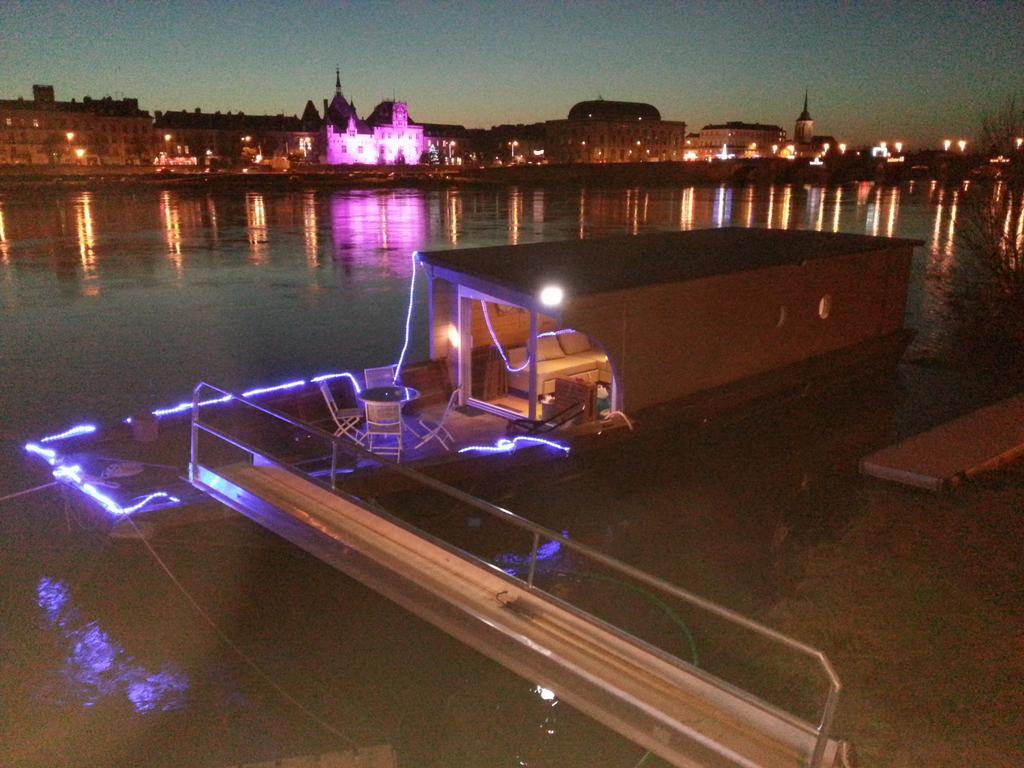 Botel Different Holidays Saumur