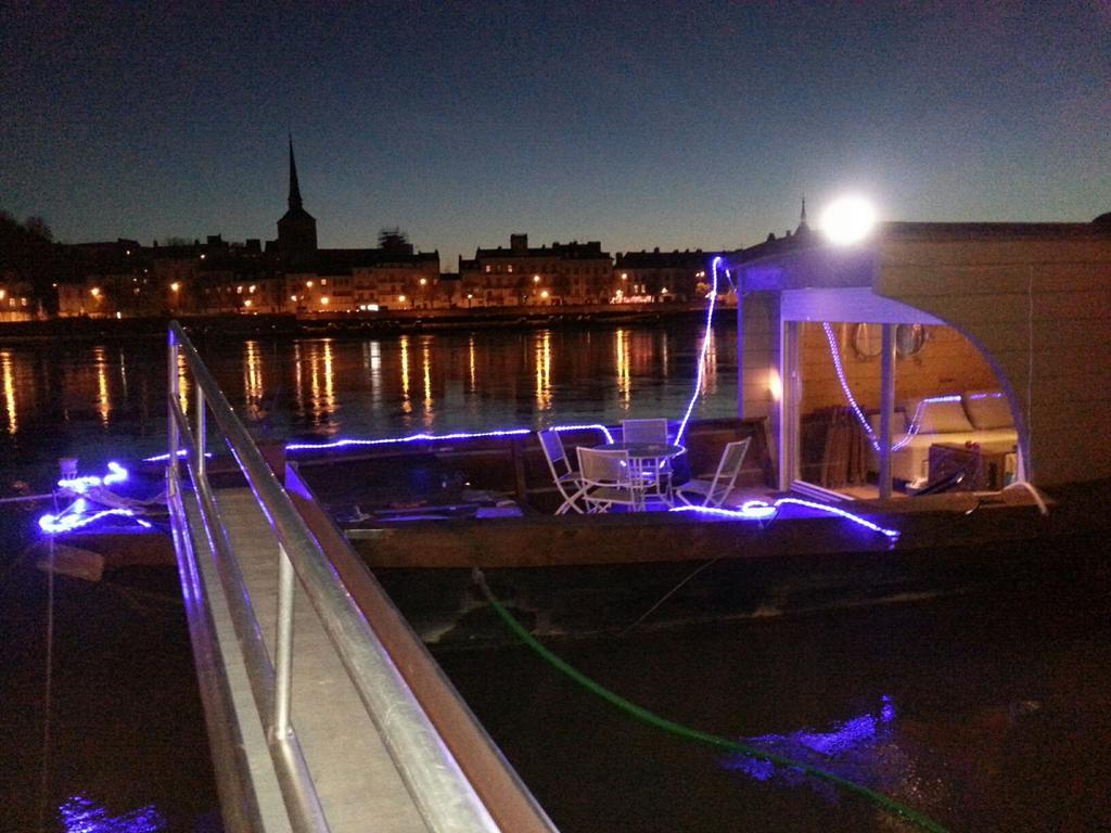 Botel Different Holidays *